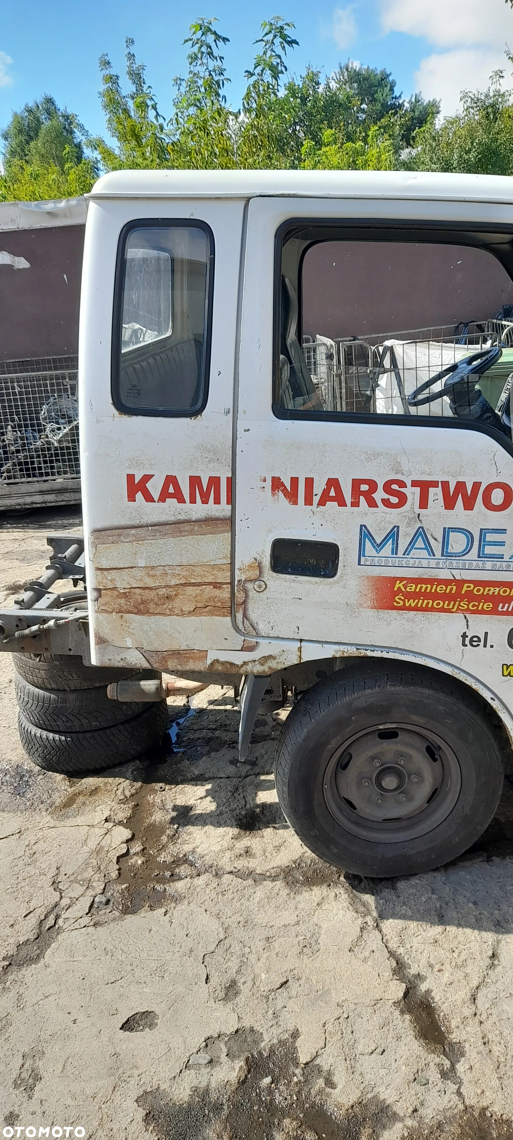 KIA K2700 szyba tylna - 4