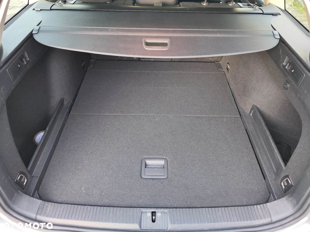 Volkswagen Passat 2.0 TDI BMT Comfortline - 28
