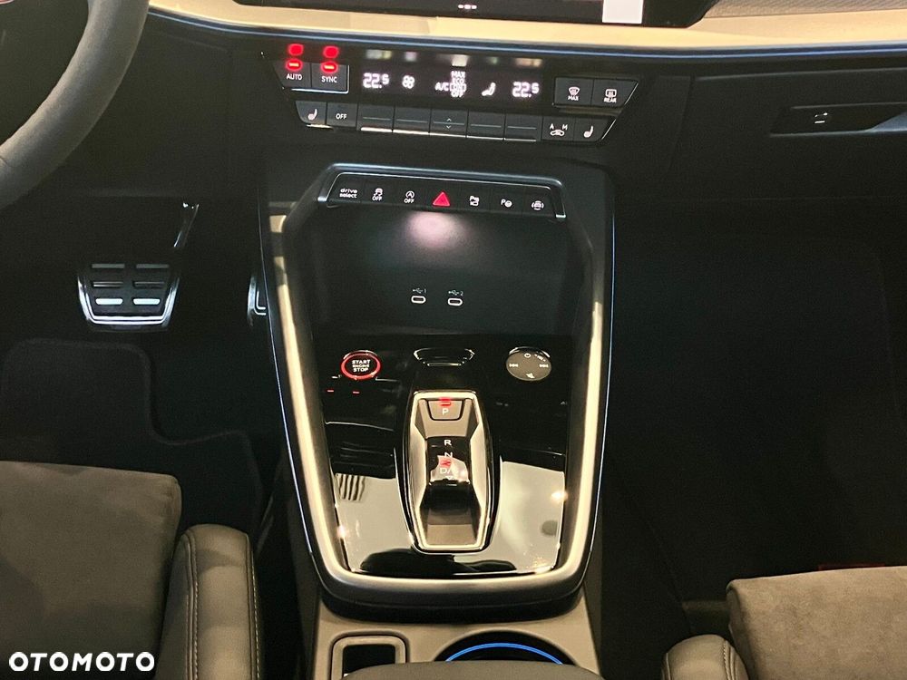 Audi RS3 Limousine - 22