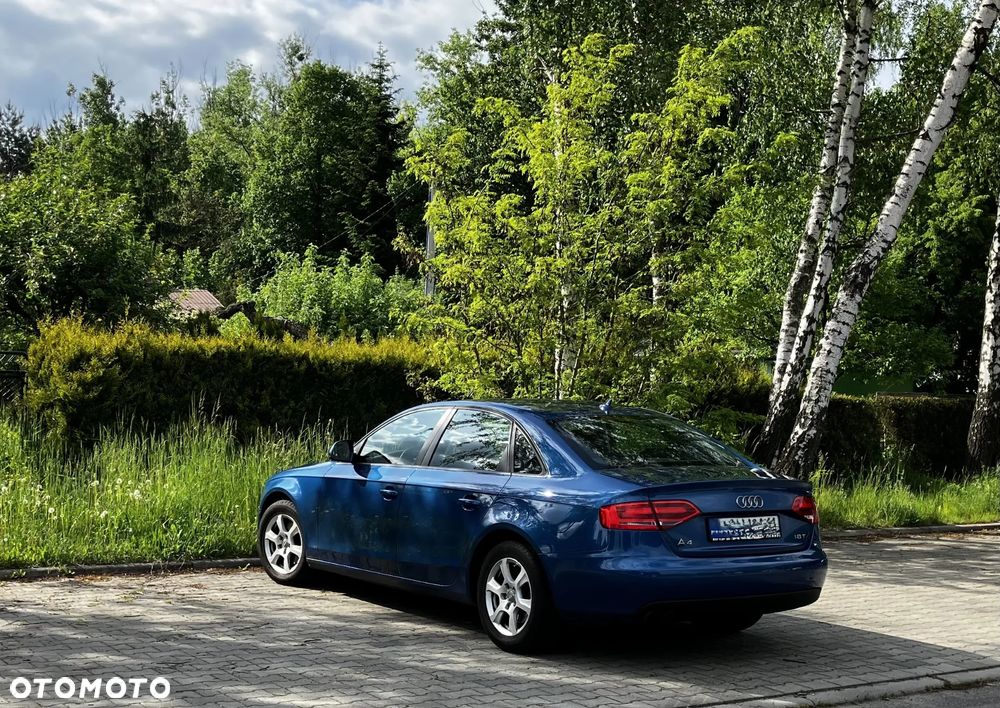 Audi A4 Limousine - 4