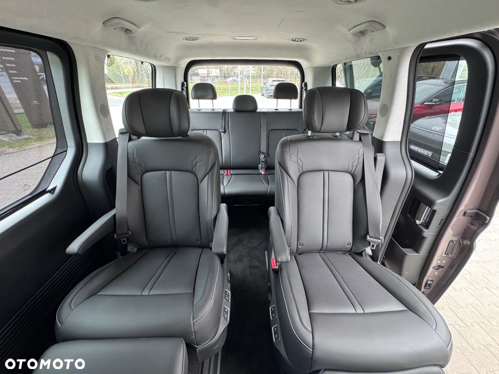 Hyundai Staria 1.6 T-GDI HEV Luxury - 17
