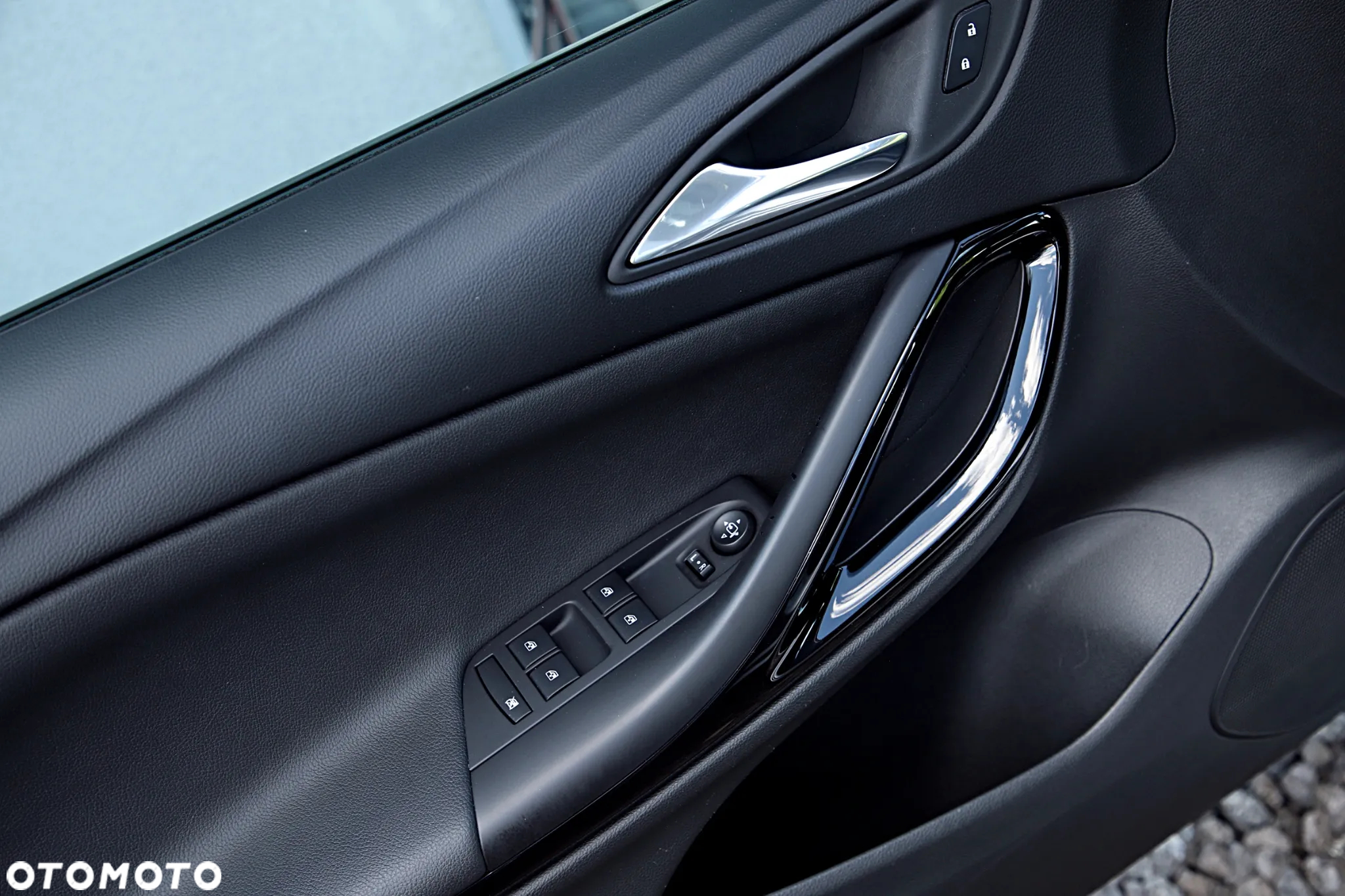Opel Astra V 1.2 T Elegance S&S - 17