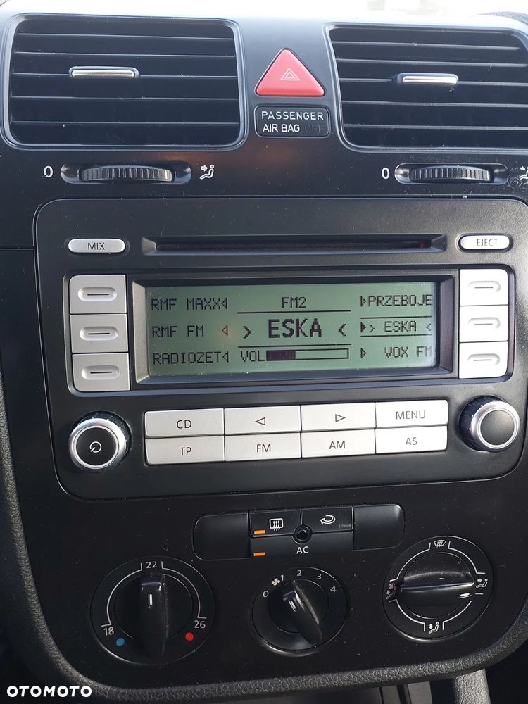 Volkswagen Jetta 1.6 FSI Trendline - 11