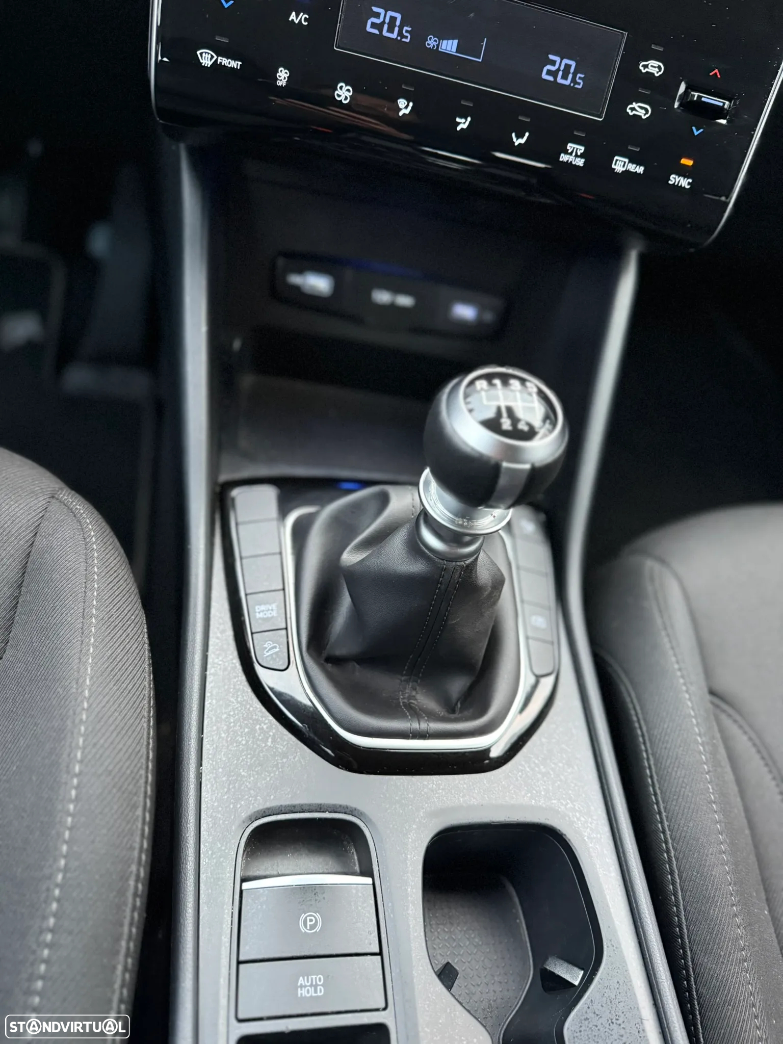 Hyundai Tucson 1.6 CRDi Premium - 25