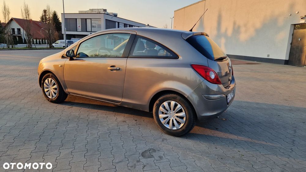 Opel Corsa 1.4 16V Enjoy - 4