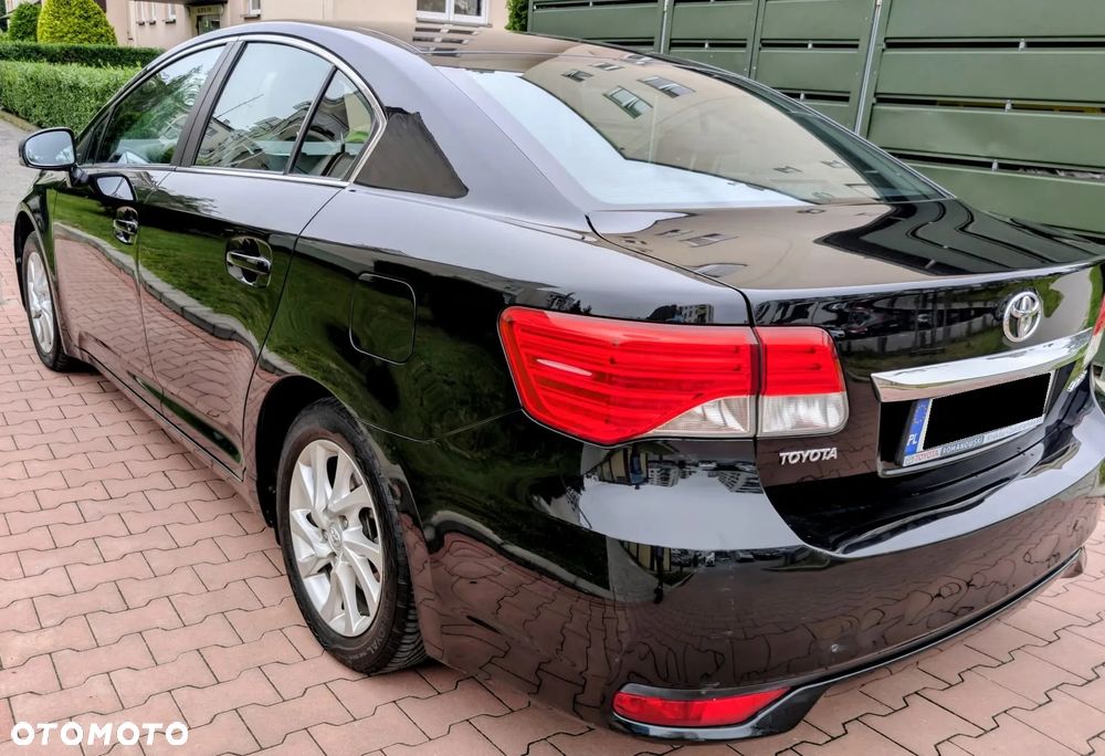 Toyota Avensis 1.6 Premium - 3