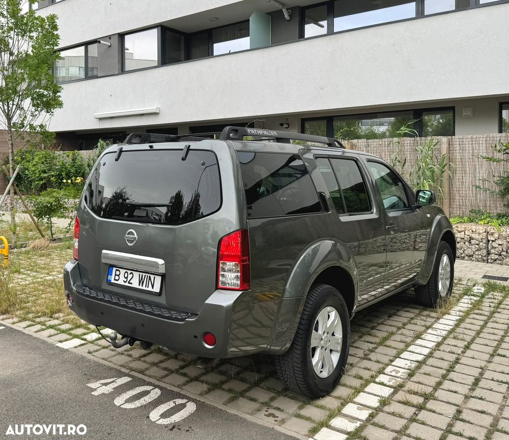 Nissan Pathfinder - 3
