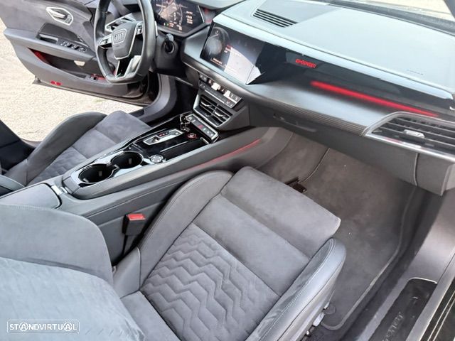 Audi e-tron GT - 32