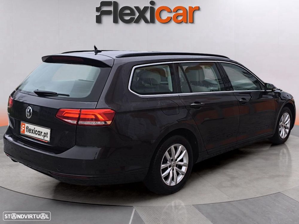 VW Passat Variant 1.6 TDI Confortline DSG - 7