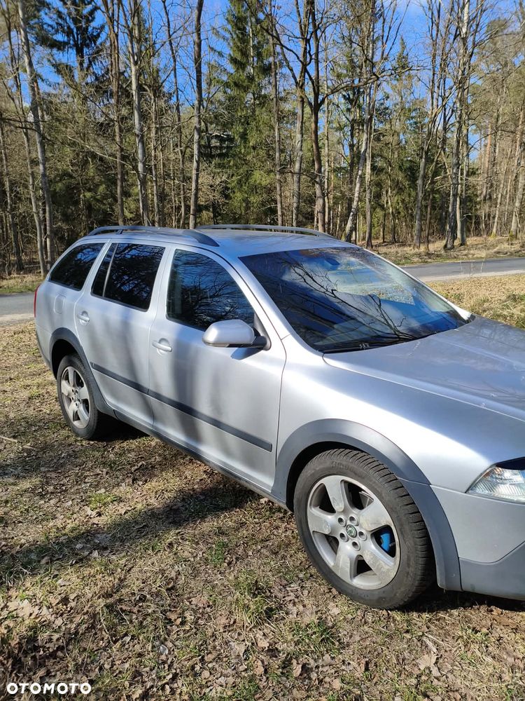 Skoda Octavia 2.0 TDI DPF Scout 4x4 - 4