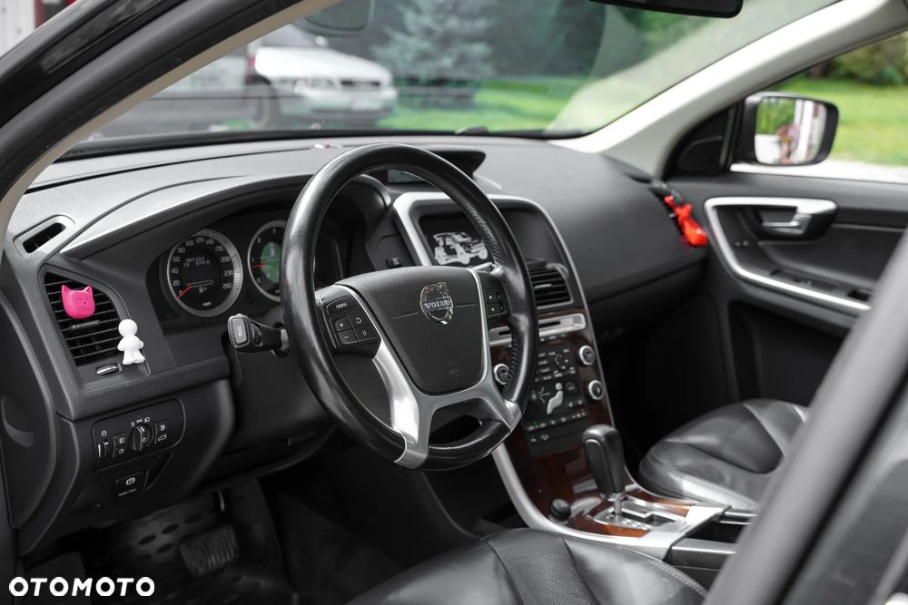 Volvo XC 60 D3 AWD Momentum - 27