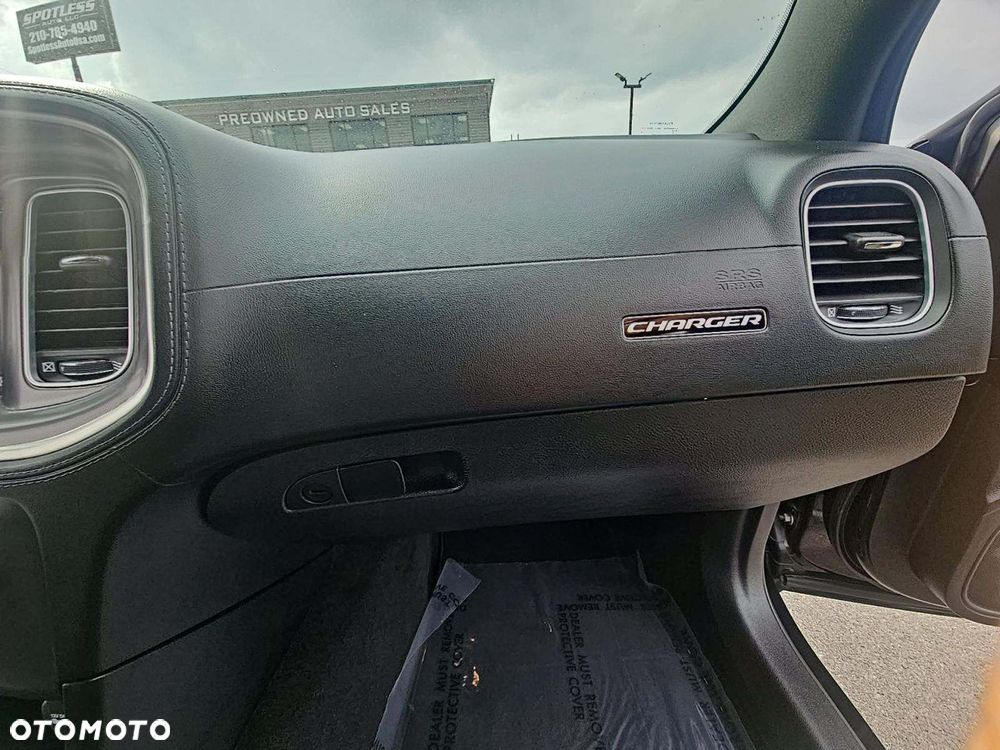 Dodge Charger 5.7 R/T - 15