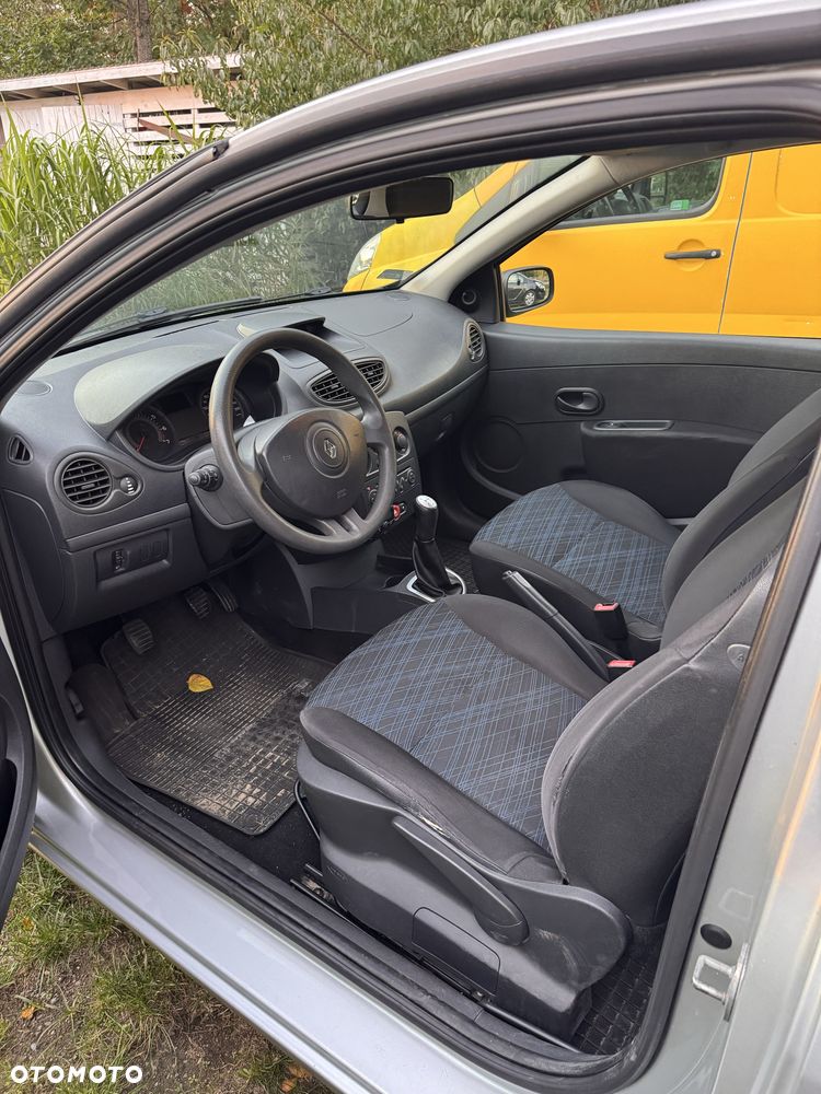 Renault Clio 2008 photo 4