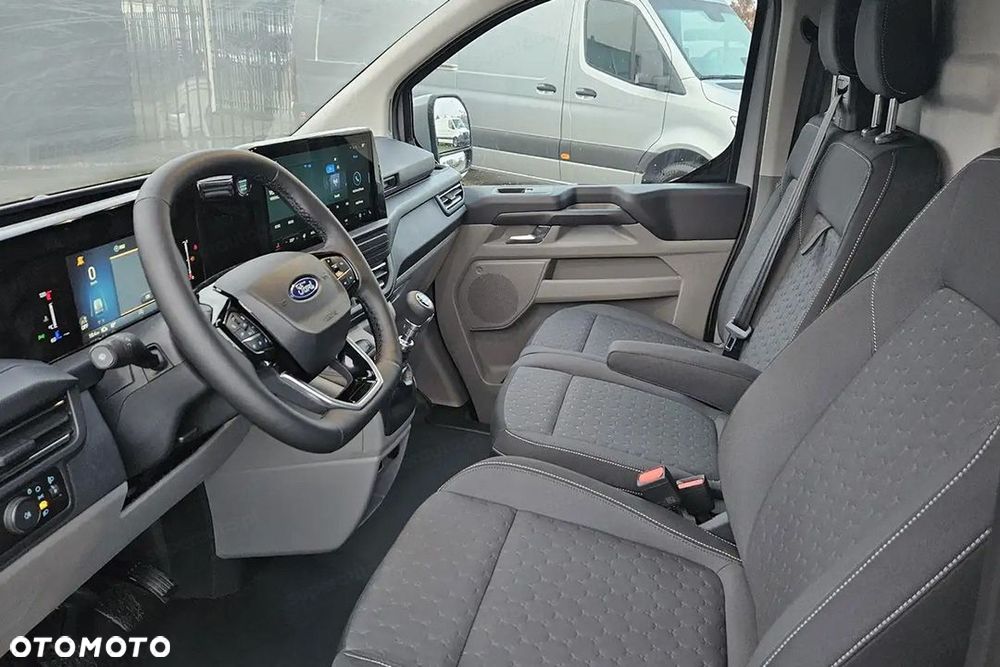 Ford Transit Custom 320 L2H1 Limited 2.0 150KM - 11