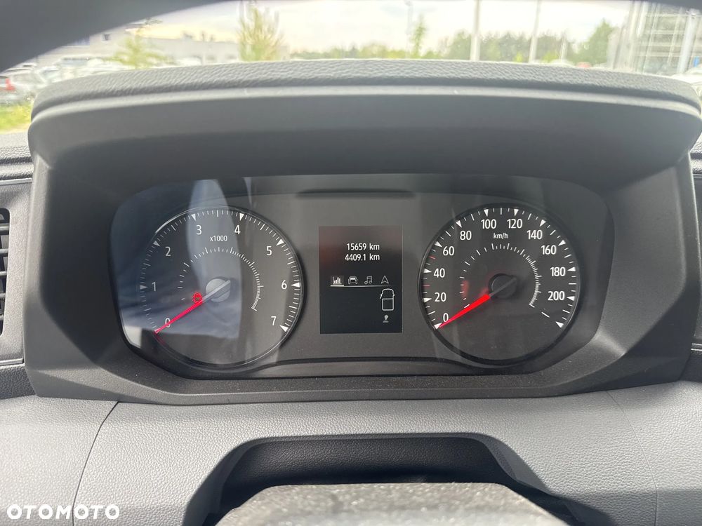Nissan Interstar - 21