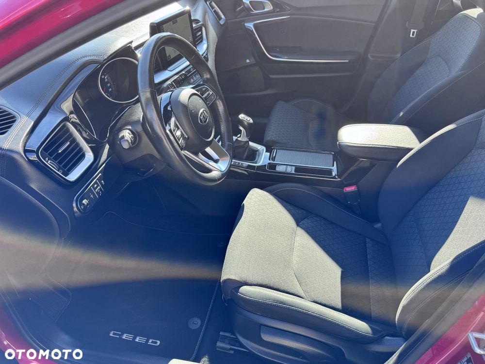 Kia Ceed 1.6 CRDi Spirit - 38