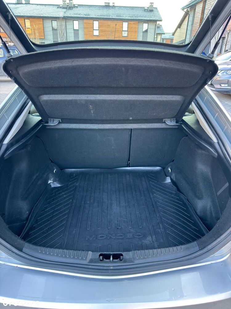 Ford Mondeo 1.8 TDCi Ghia - 9