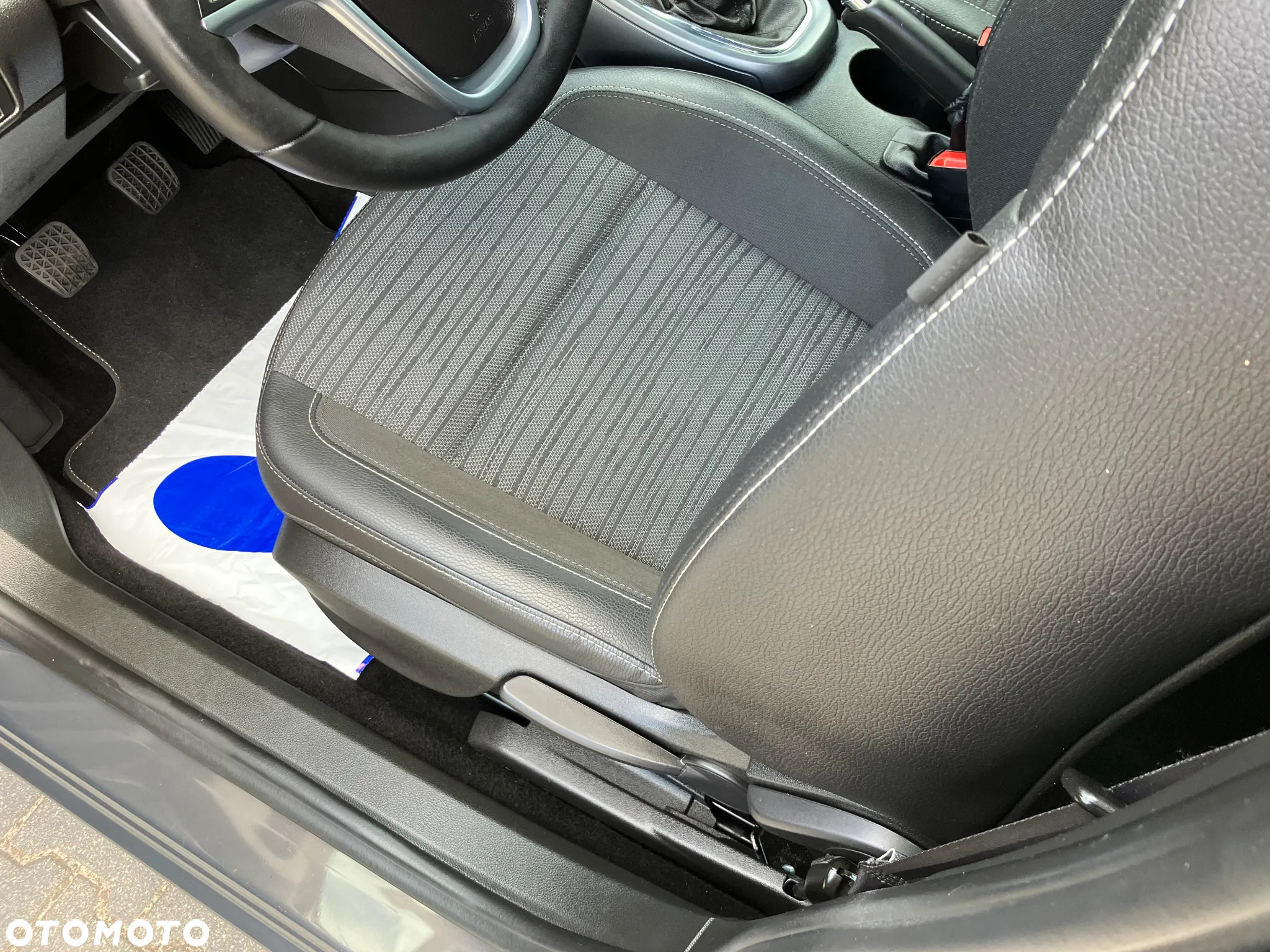 Opel Astra 1.4 Turbo Design Edition - 21