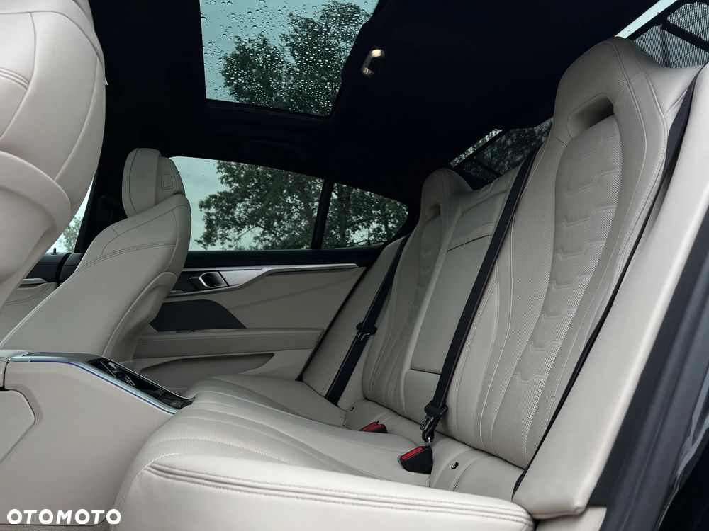 BMW Seria 8 - 31