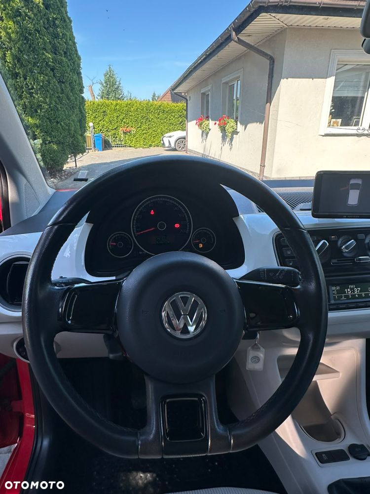 Volkswagen up! Active - 19