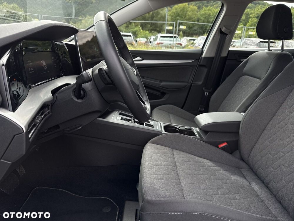 2025 Volkswagen Golf 1.5 eTSI mHEV Life DSG, photograph 10