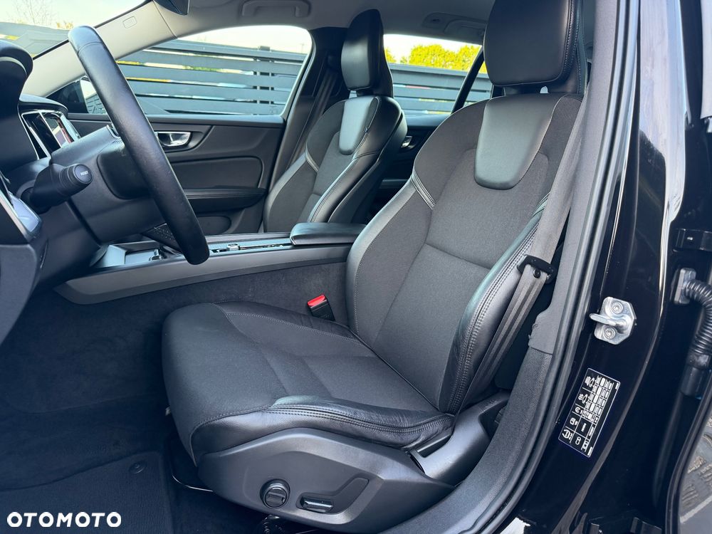 Volvo V60 Cross Country D3 Geartronic Momentum - 30