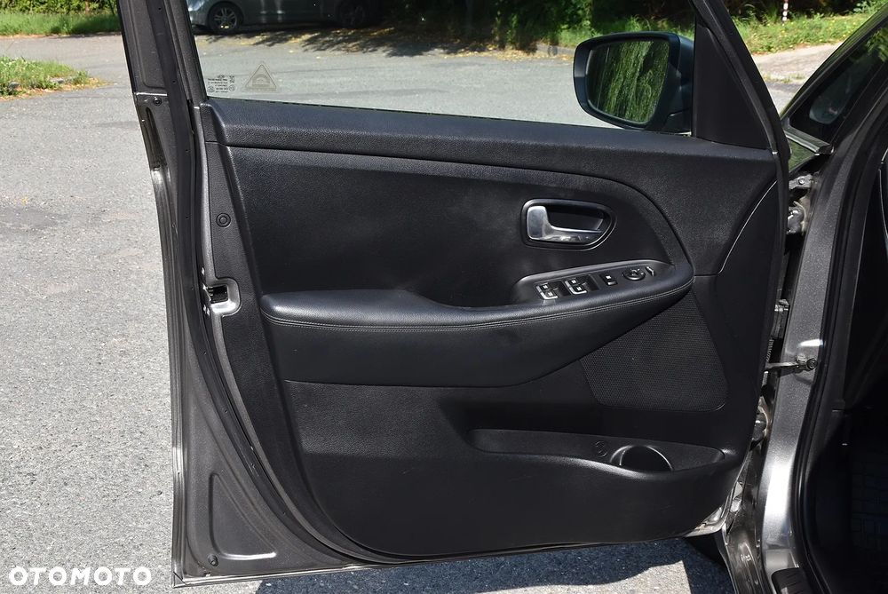 Kia Carens - 24