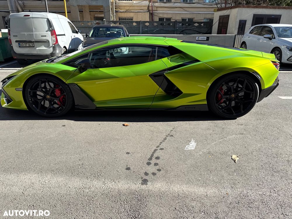Lamborghini Revuelto - 3