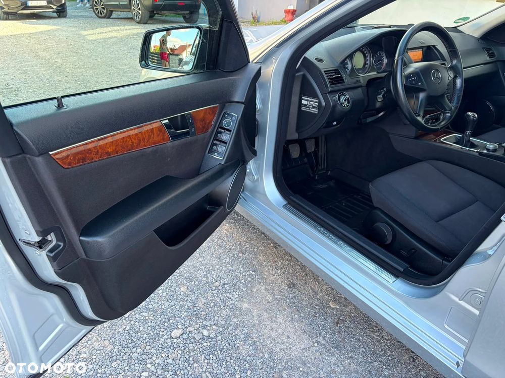 Mercedes-Benz Klasa C 180 Kompressor BlueEFFICIENCY - 12