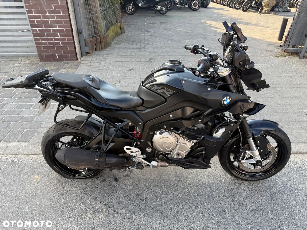 BMW S - 4