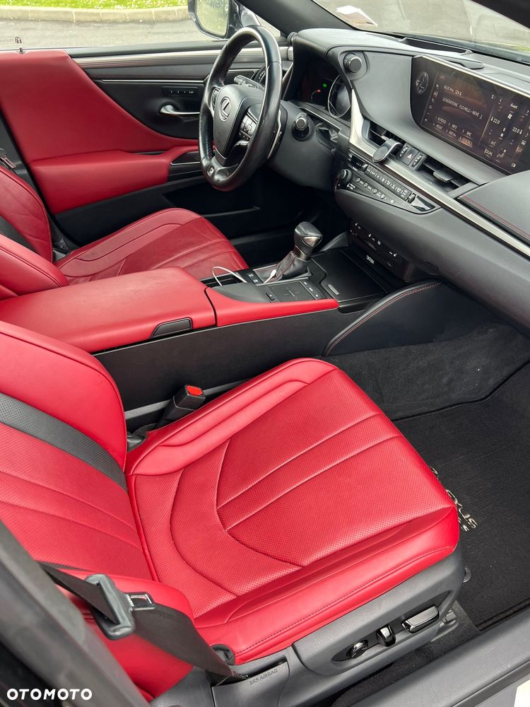 Lexus ES 300h F Sport - 13