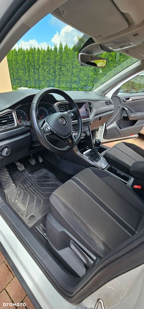 Volkswagen T-Roc - 12