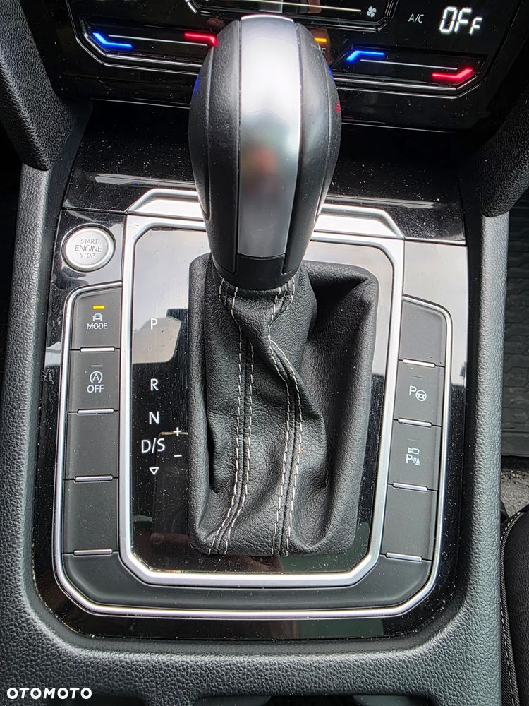 Volkswagen Arteon 2.0 TDI R-Line DSG - 30