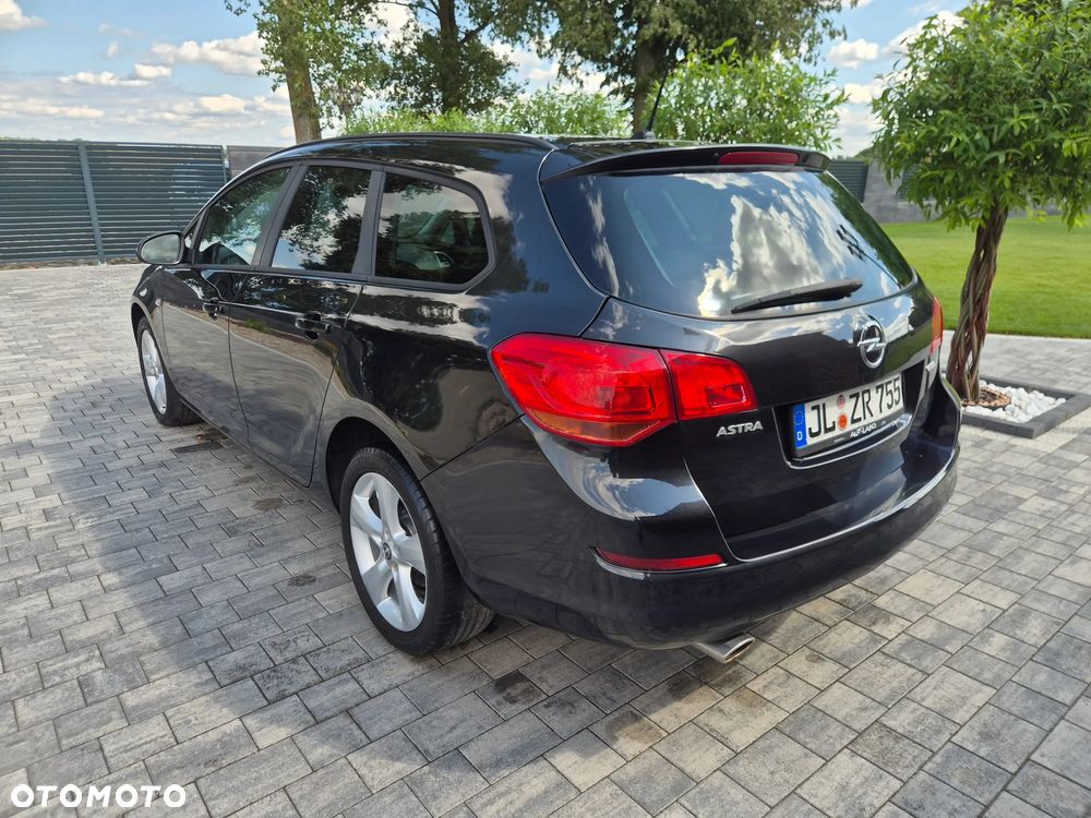 Opel Astra 1.4 Turbo 150 Jahre - 3