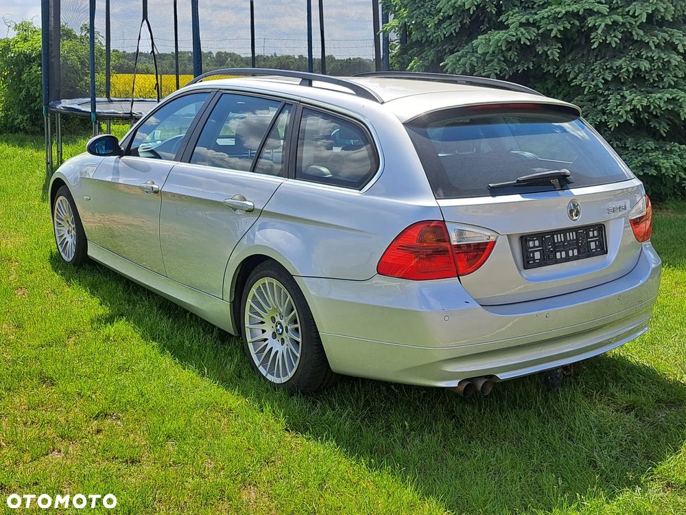 BMW Seria 3 325i - 1