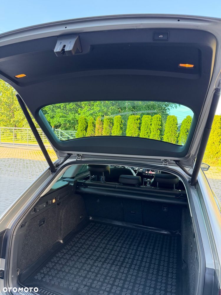 Skoda Superb 2.0 TDI L&K DSG - 34