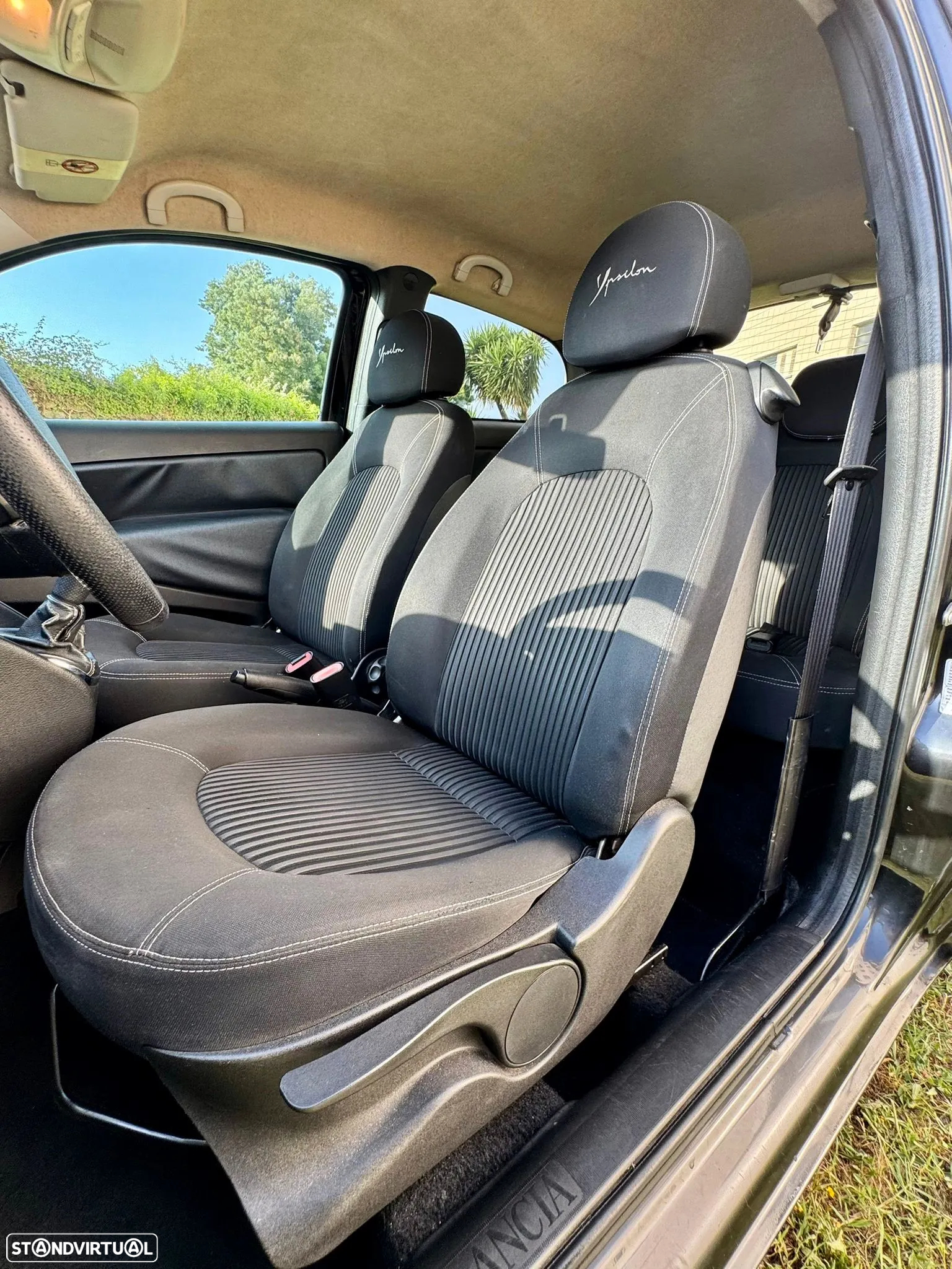 Lancia Ypsilon 1.3 JTD Sport Momo Design - 13