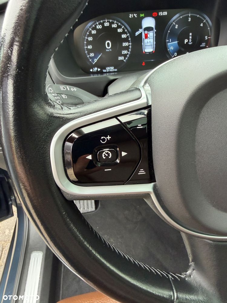 Volvo XC 90 B5 D AWD Momentum Pro - 13