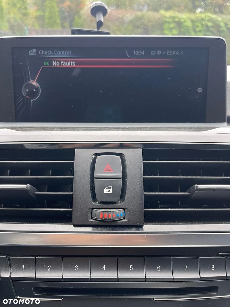 BMW Seria 3 ver-320d-efficient-dynamics-luxury-line - 17