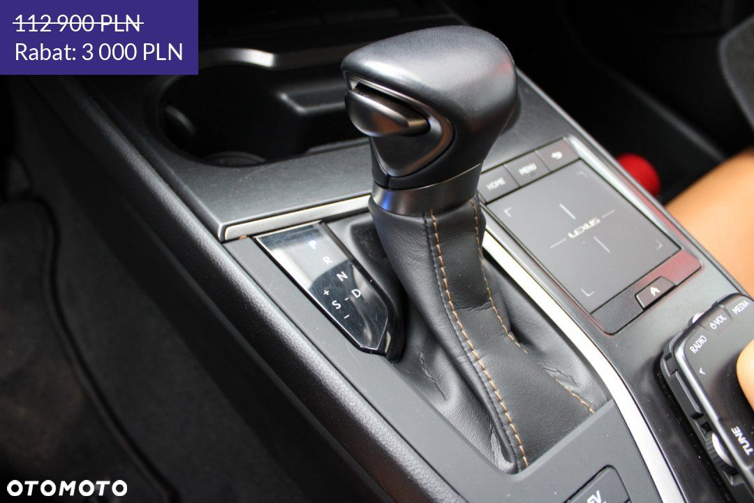 Lexus UX - 31