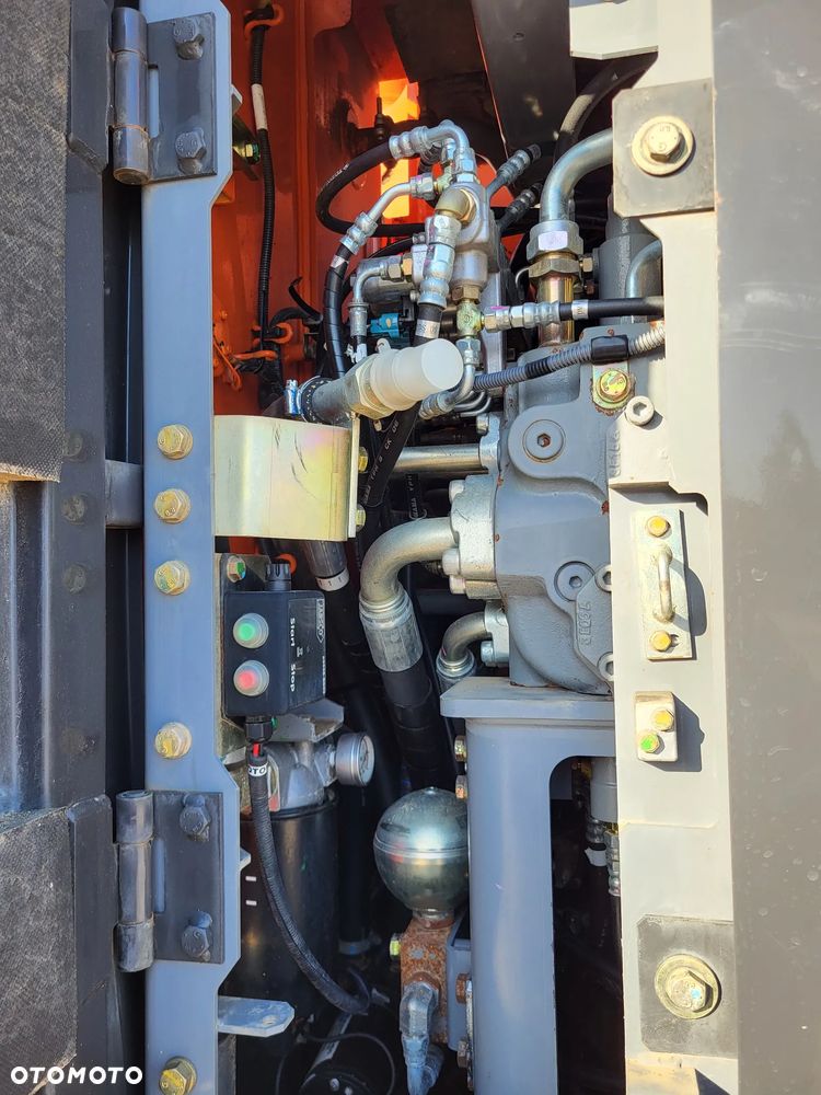 Hitachi ZX 225 LC5B spr z Niemiec krótki tył waga 26 ton - 7