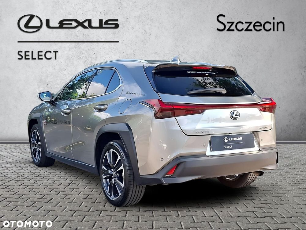 Lexus UX 300h Business - 3