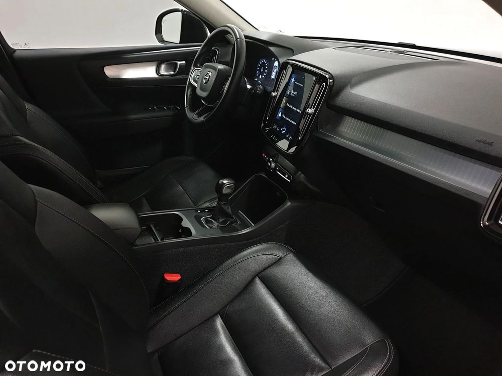 Volvo XC 40 D3 R-Design - 25