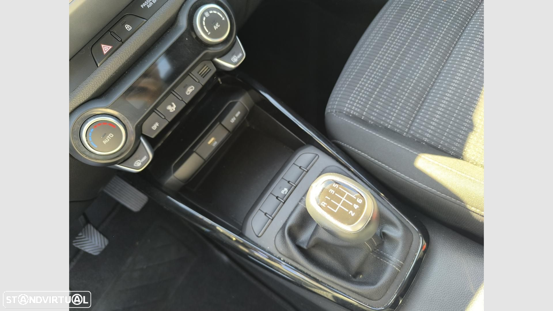 Kia Stonic 1.0 T-GDI Drive - 9