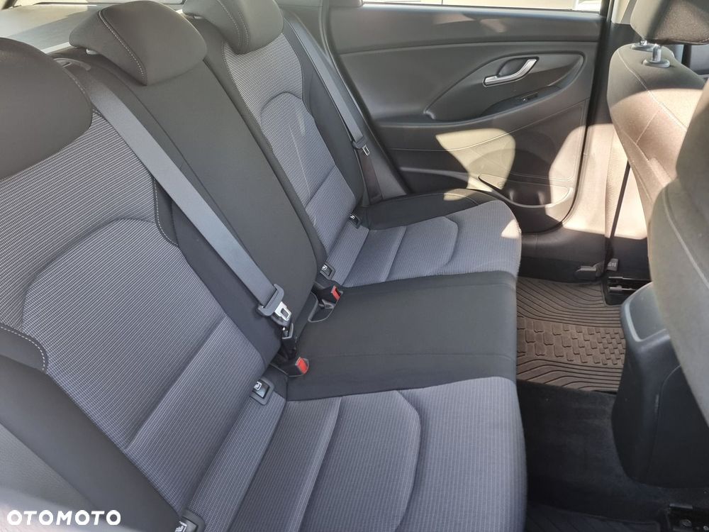 Hyundai i30 1.5 DPI Modern - 25