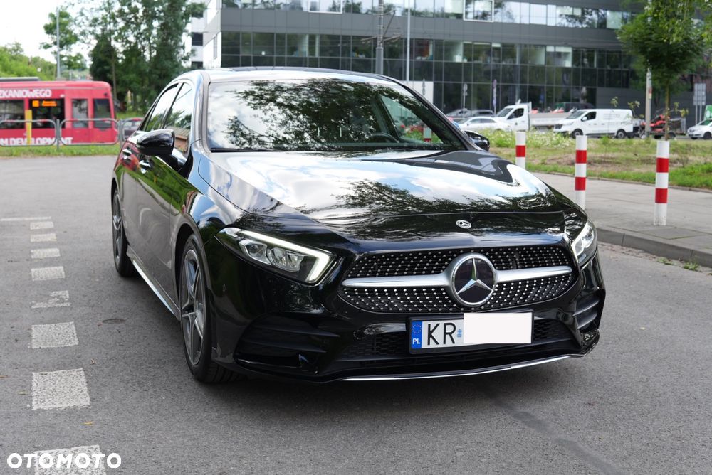 Mercedes-Benz Klasa A 200 AMG Line 7G-DCT - 3