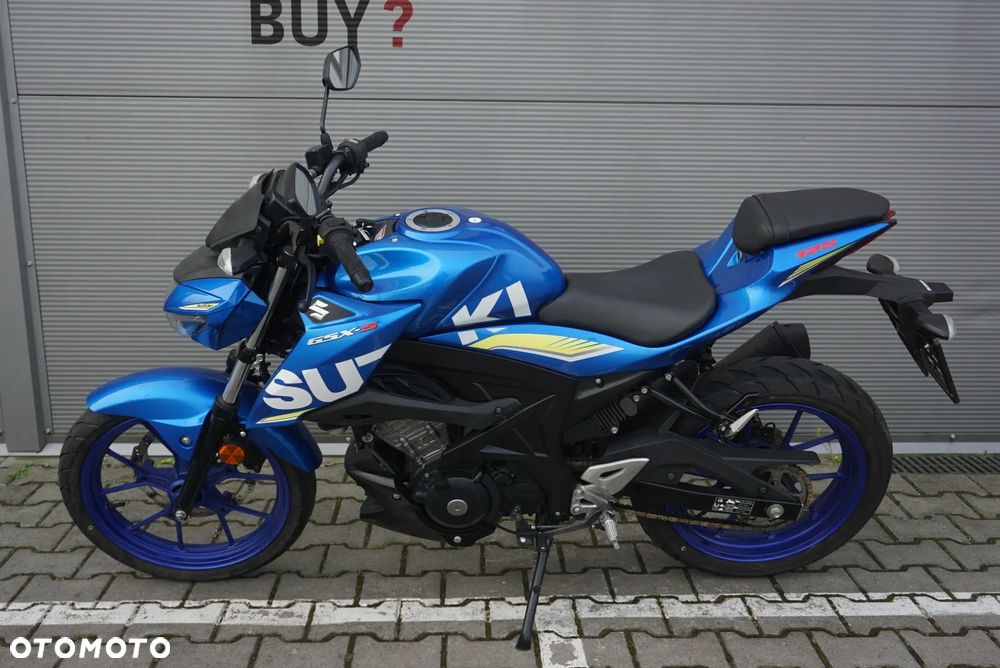 Suzuki GSX - 16