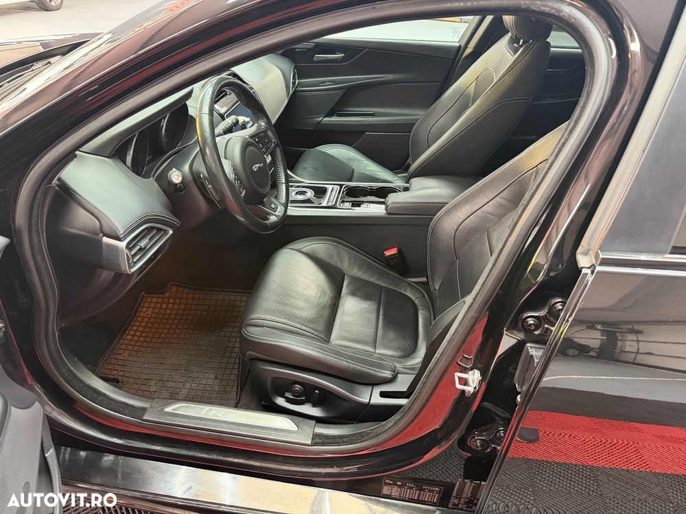 Jaguar XE 20d Aut. R-Sport - 10