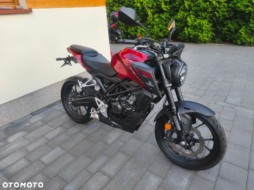 Honda CB - 1