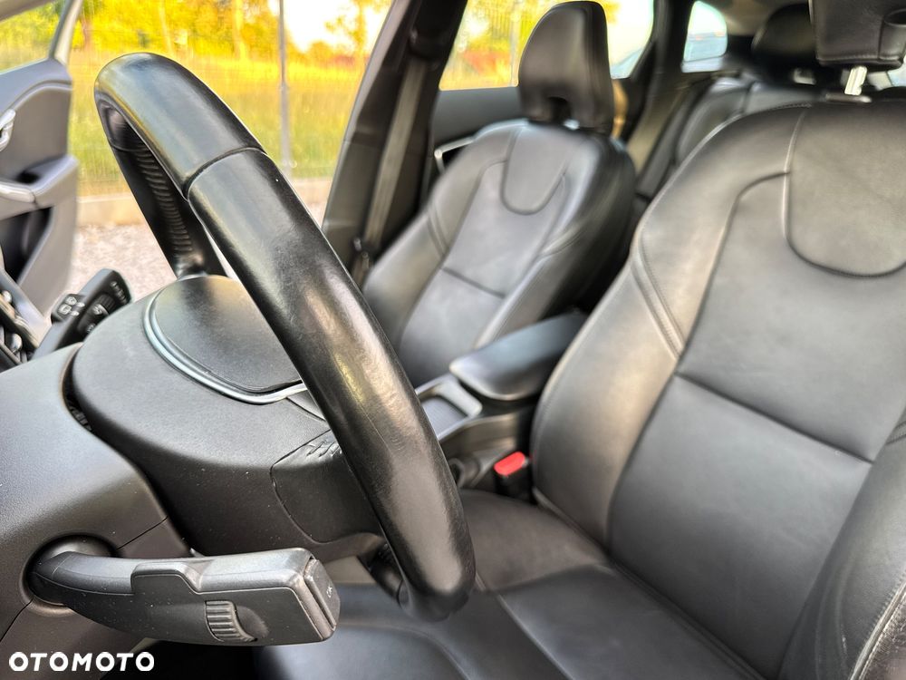 Volvo V40 D2 Momentum - 33